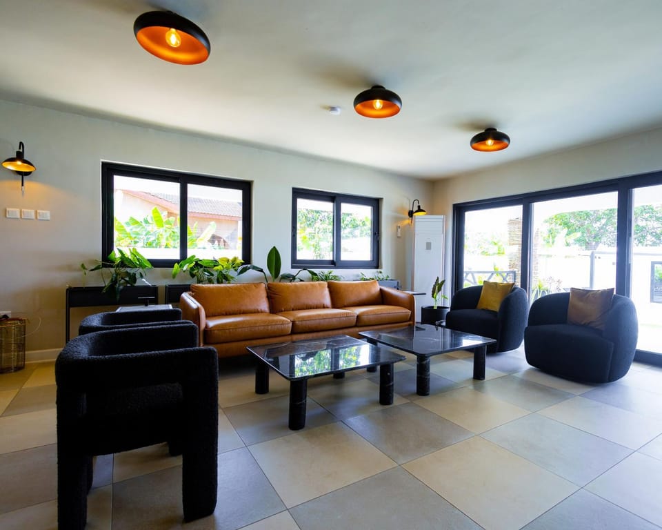 Communal lounge/ TV room, Living room, Seating area