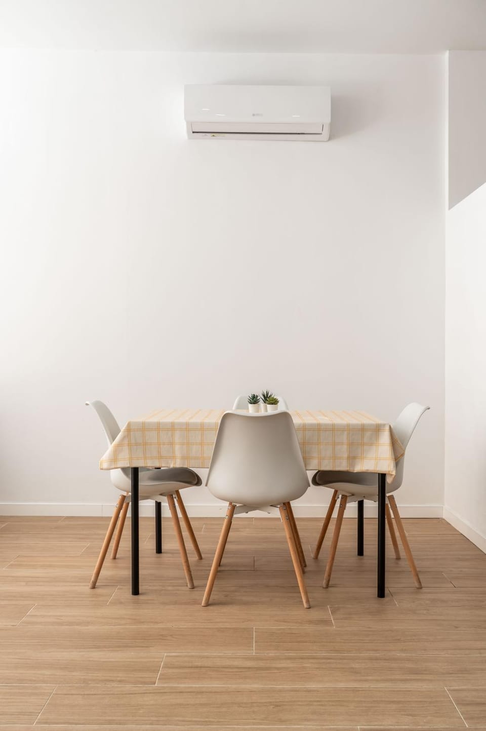 Dining area, air conditioner