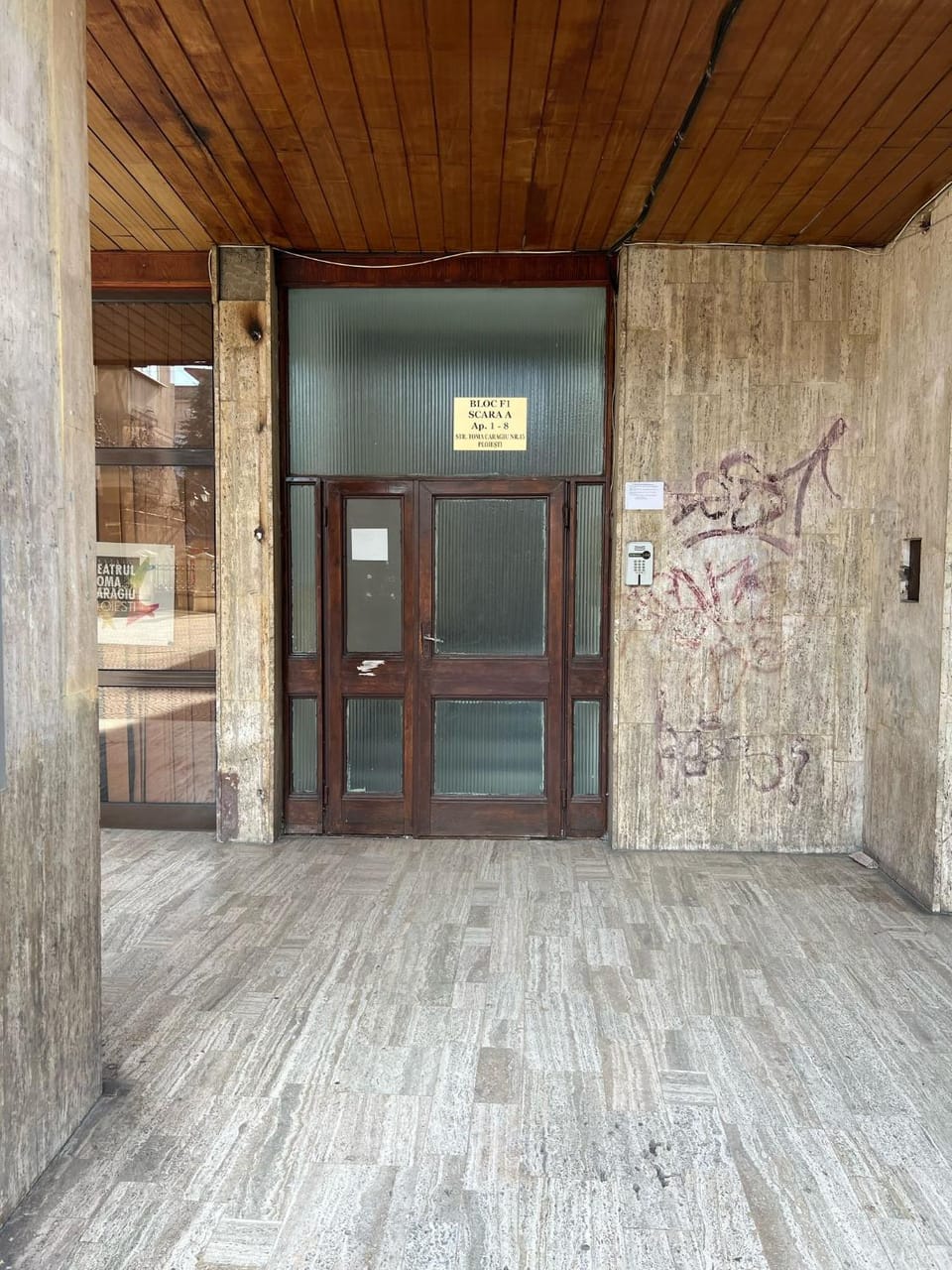 Facade/entrance