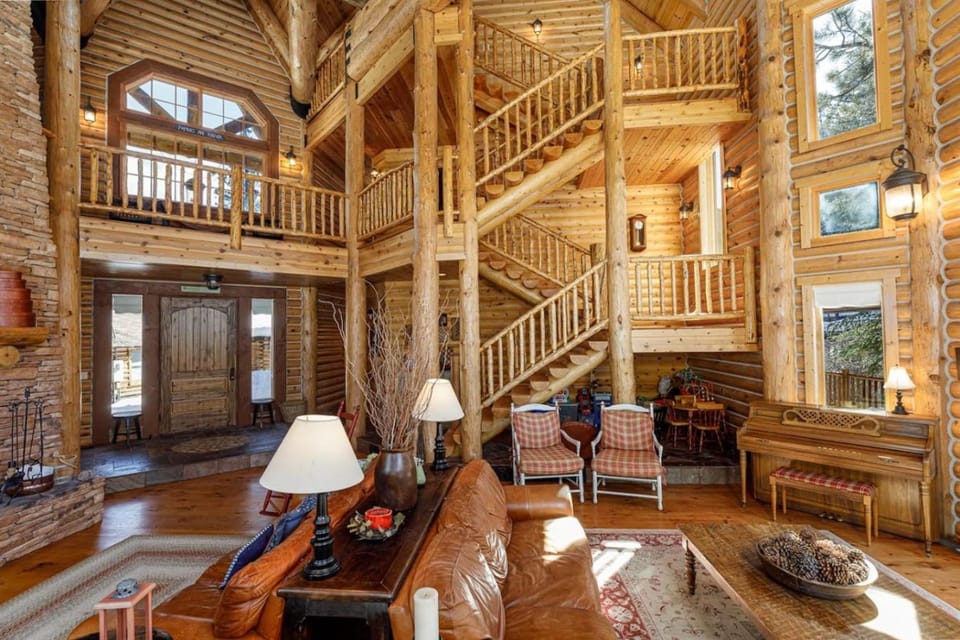 Mammoth Creek Luxury Retreat near Zion and Bryce C House in Mammoth Creek