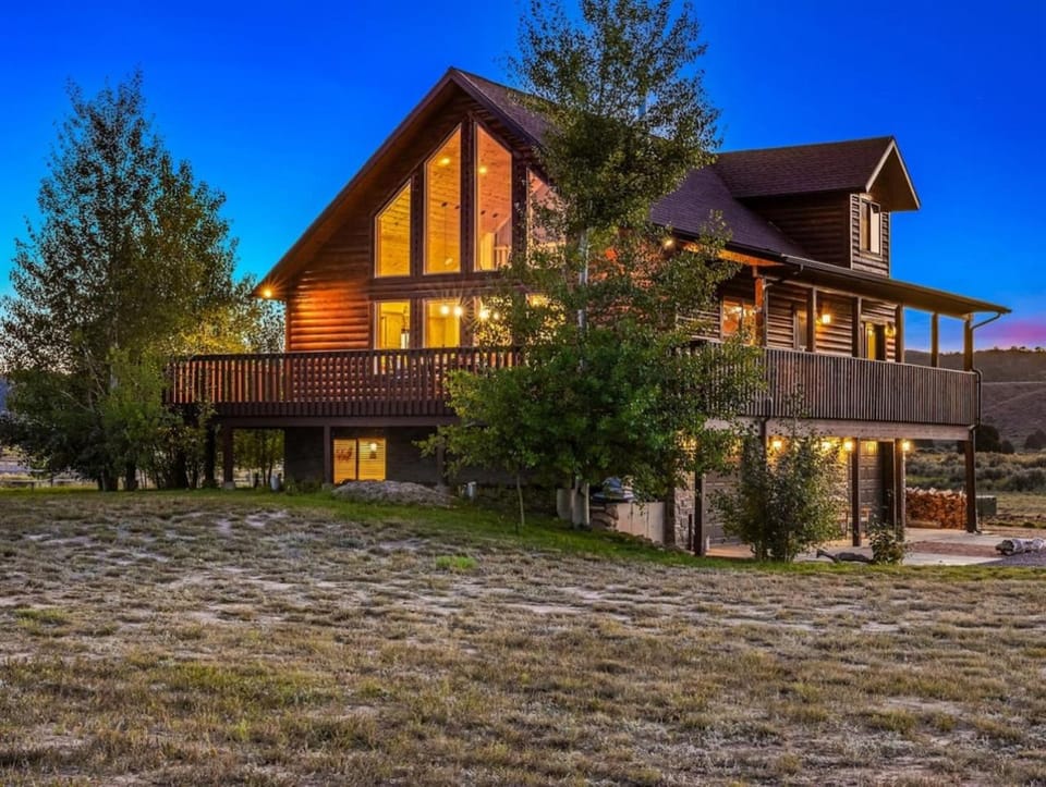 Riverfront Retreat Near Bryce Canyon National Park House in Utah