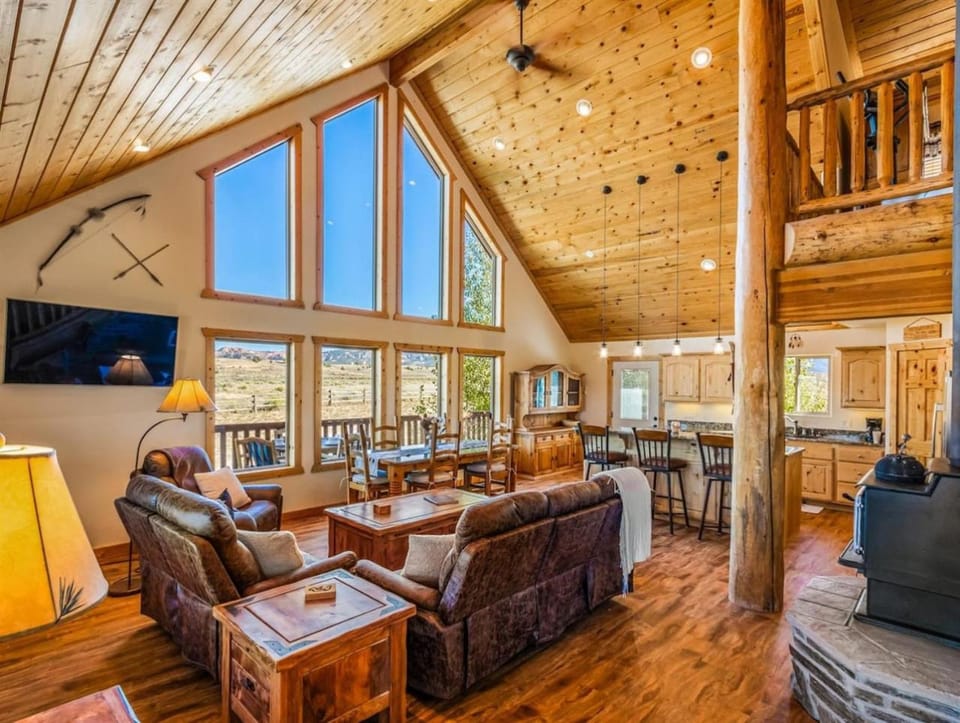 Riverfront Retreat Near Bryce Canyon National Park House in Utah