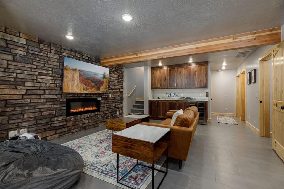 Serenity Pines Luxury Spa House in Utah