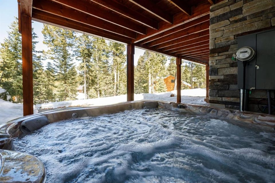 The Knotty Pine Cabin Cabin in Utah