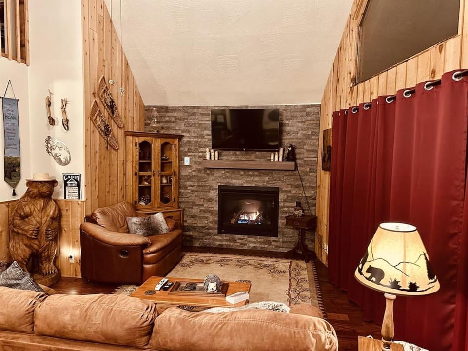 Cozy Bear Cabin in Duck Creek Cabin in Utah