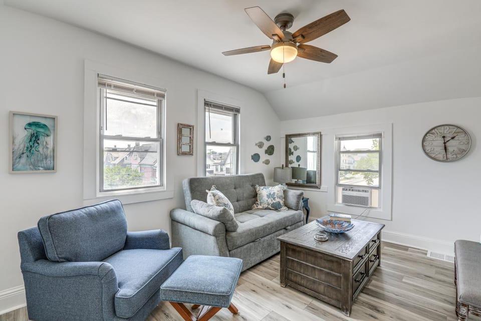 Stroll to Ocean Grove Boardwalk & Beach: Sleek Apt Apartment in Ocean Grove