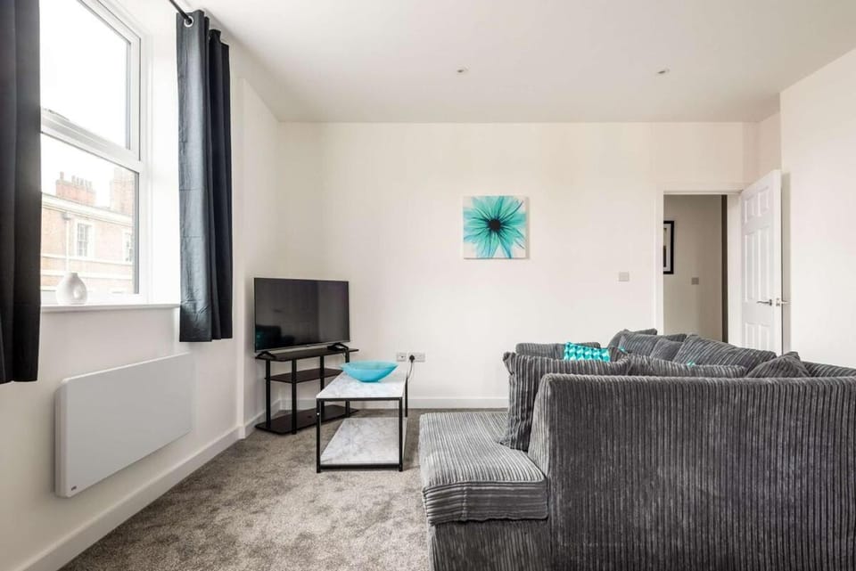 Hull City Centre Sleeps 4 Free Parking Apartment in Hull