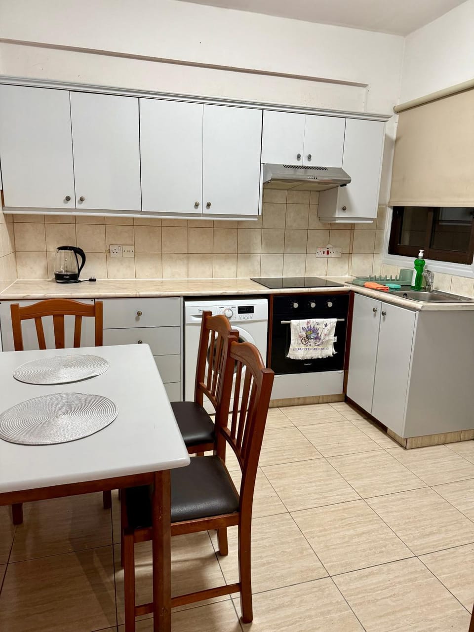 Alison rooms Vacation rental in Larnaca