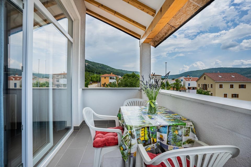 Apartment Livia Apartment in Cres