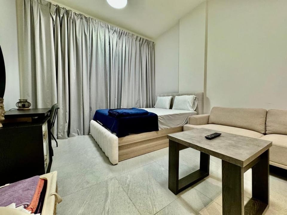 Sleep 3 Walk to ADCB metro Apartment in Dubai