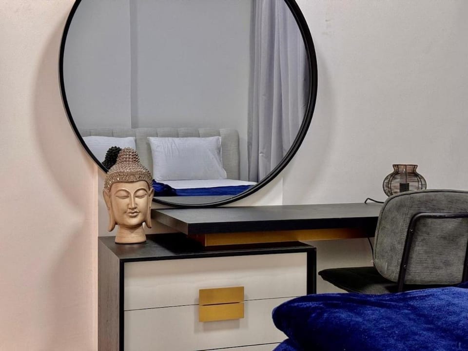 Sleep 3 Walk to ADCB metro Apartment in Dubai