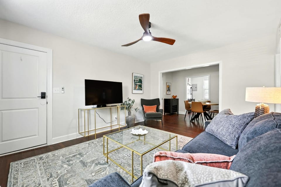 Sleek 2 BR Condo - 2 block from San Marco Apartment in Jacksonville