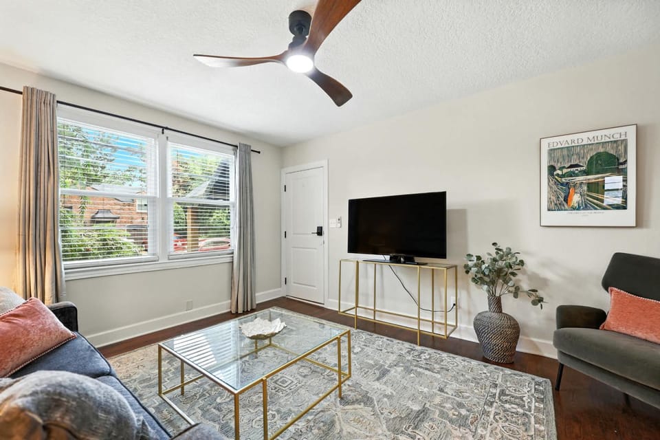 Sleek 2 BR Condo - 2 block from San Marco Apartment in Jacksonville