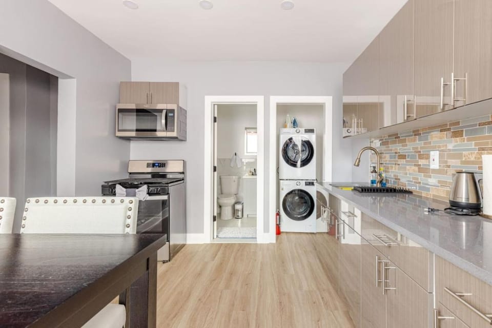 Modern 2 Bedroom in Black Rock Apartment in Bridgeport