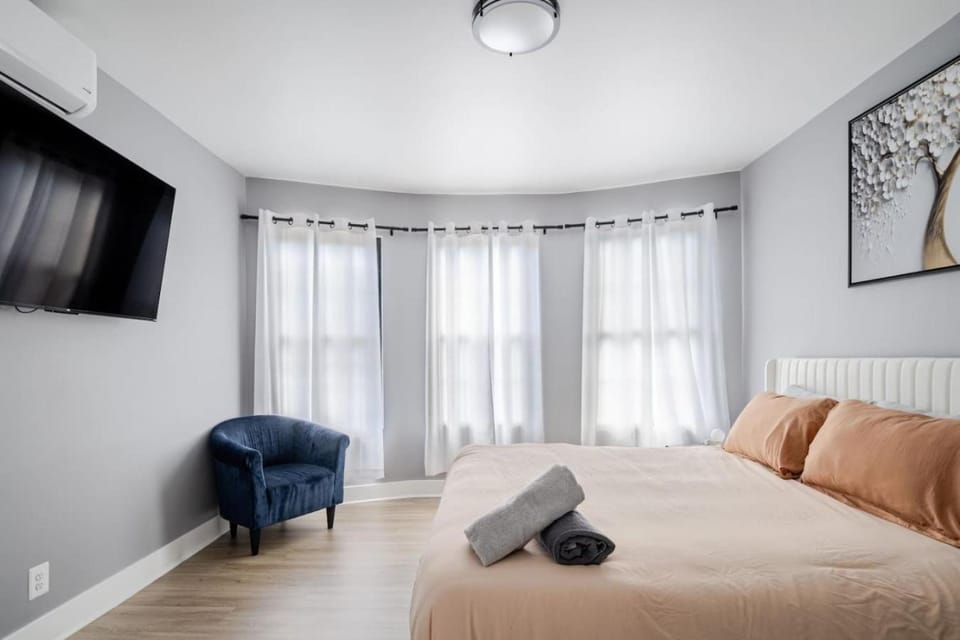 3 Bedrm Apt at Black Rock Suites Apartment in Bridgeport
