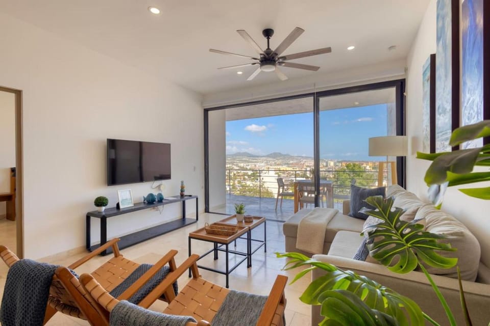 The best views and location, 2 BD Apartment in Cabo San Lucas