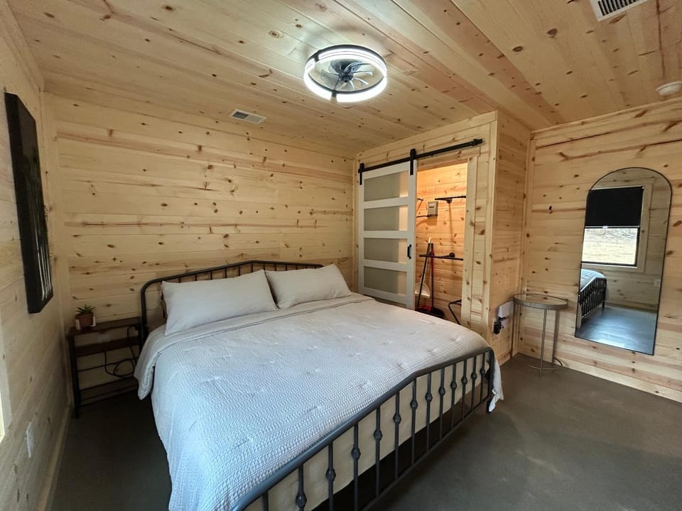 Bourbon Barrel Cottages #6 on Ky Bourbon Trail Country House in Indiana
