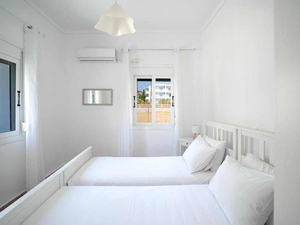 Bed, Bedroom, air conditioner