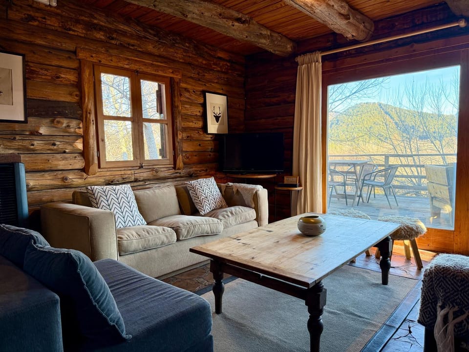 Natural landscape, Living room, Seating area, Dining area, Mountain view