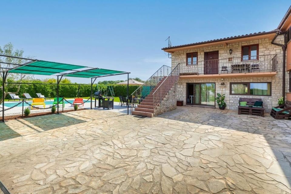 Holiday Home Dory with Private Pool and Garden House in Fažana
