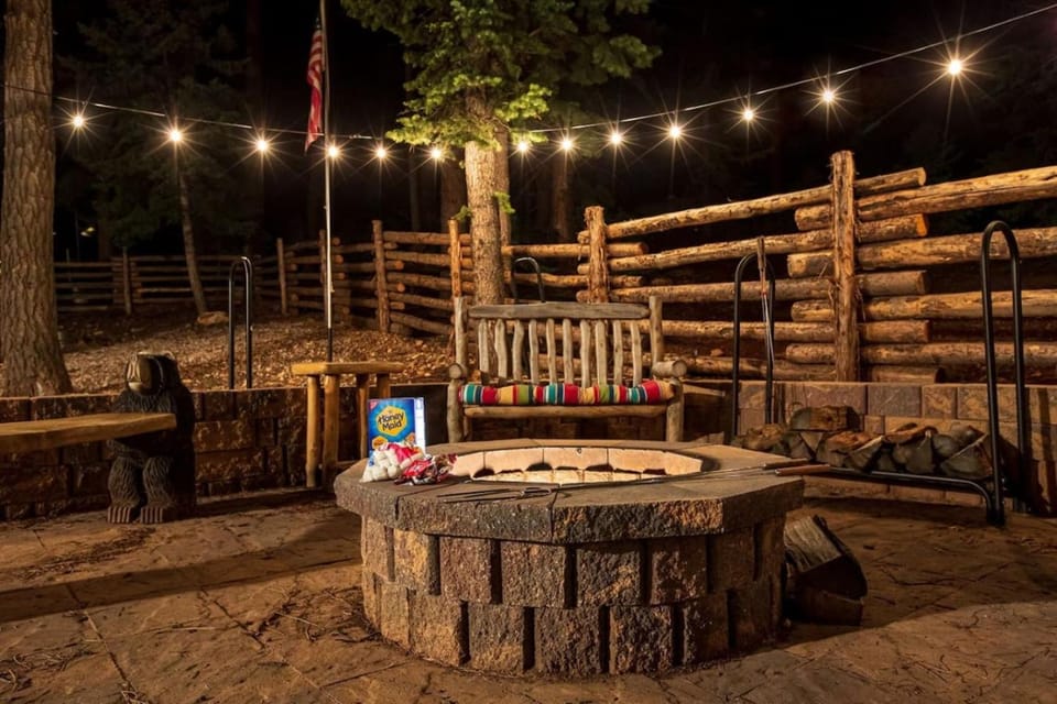 Great Escape Retreat Hot Tub Fire Pit House in Utah