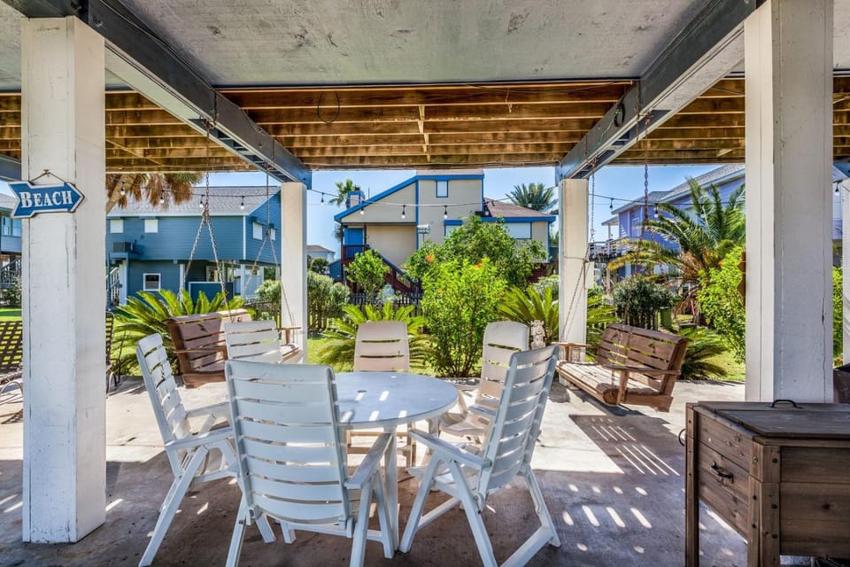 Island Breeze House in Hitchcock