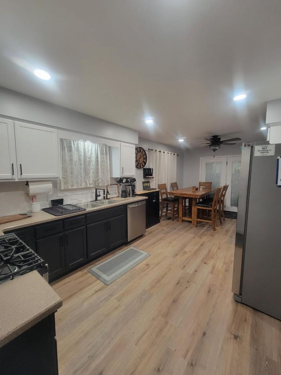 Kitchen or kitchenette, Dining area, dishwasher, stove