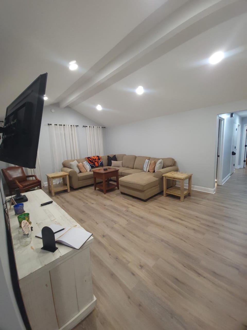 TV and multimedia, Living room, Seating area
