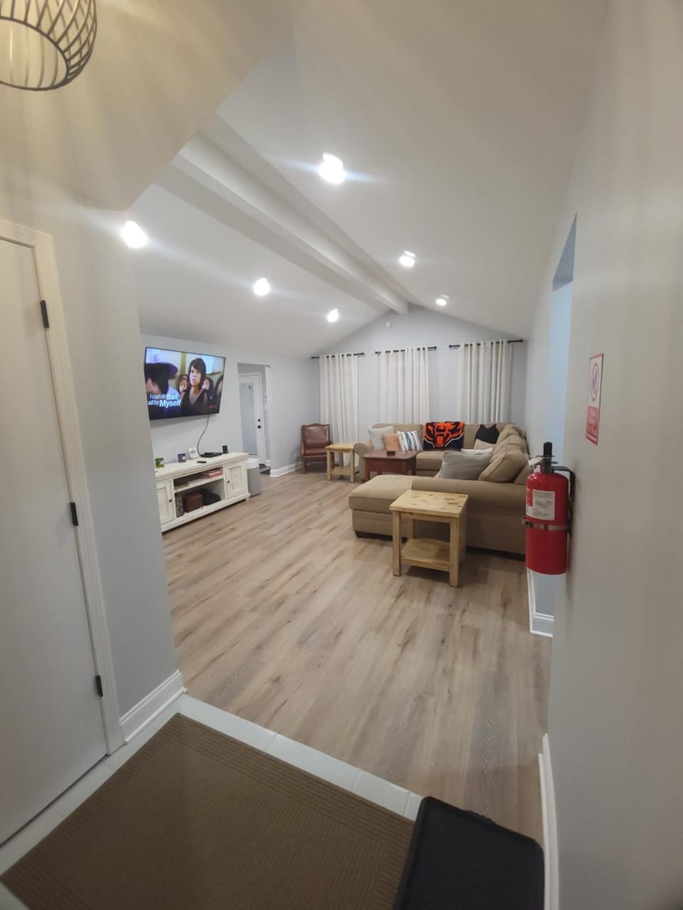 TV and multimedia, Living room, Seating area