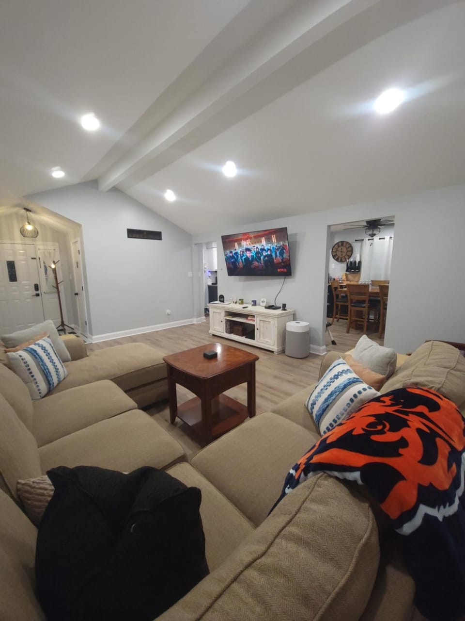 TV and multimedia, Living room, Seating area