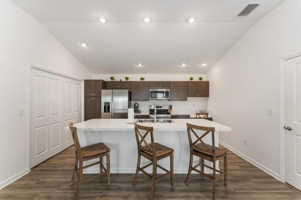 Kitchen or kitchenette, Dining area, minibar, oven, stove, toaster