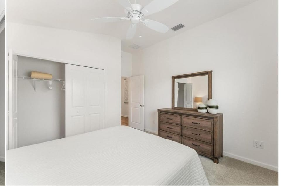 Bed, Photo of the whole room, Bedroom, wardrobe