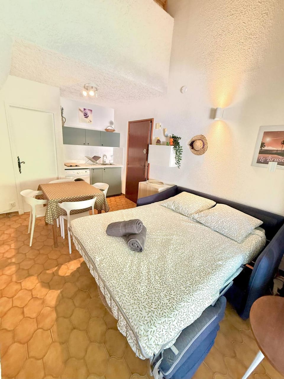 Communal lounge/ TV room, Living room