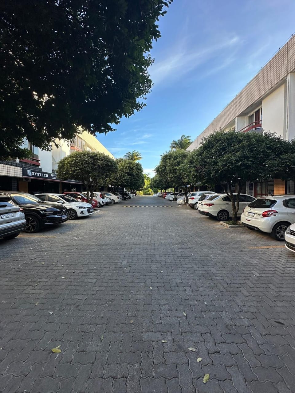 Top Studio near Congress, Airport, Ministry, and HQ (84B) Apartment in State of Goiás