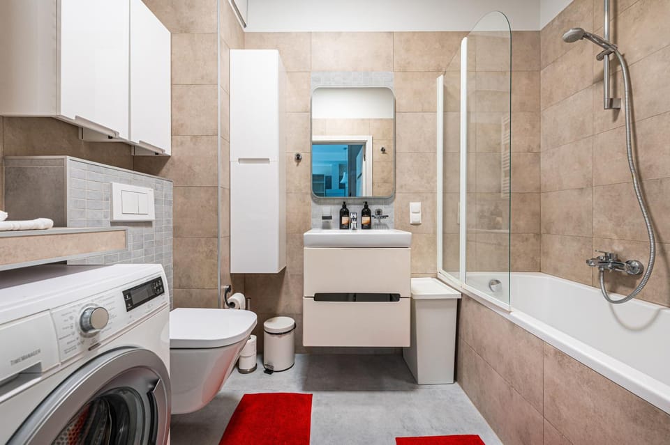 Shower, Bathroom, Bath, towels, washing machine, dryer