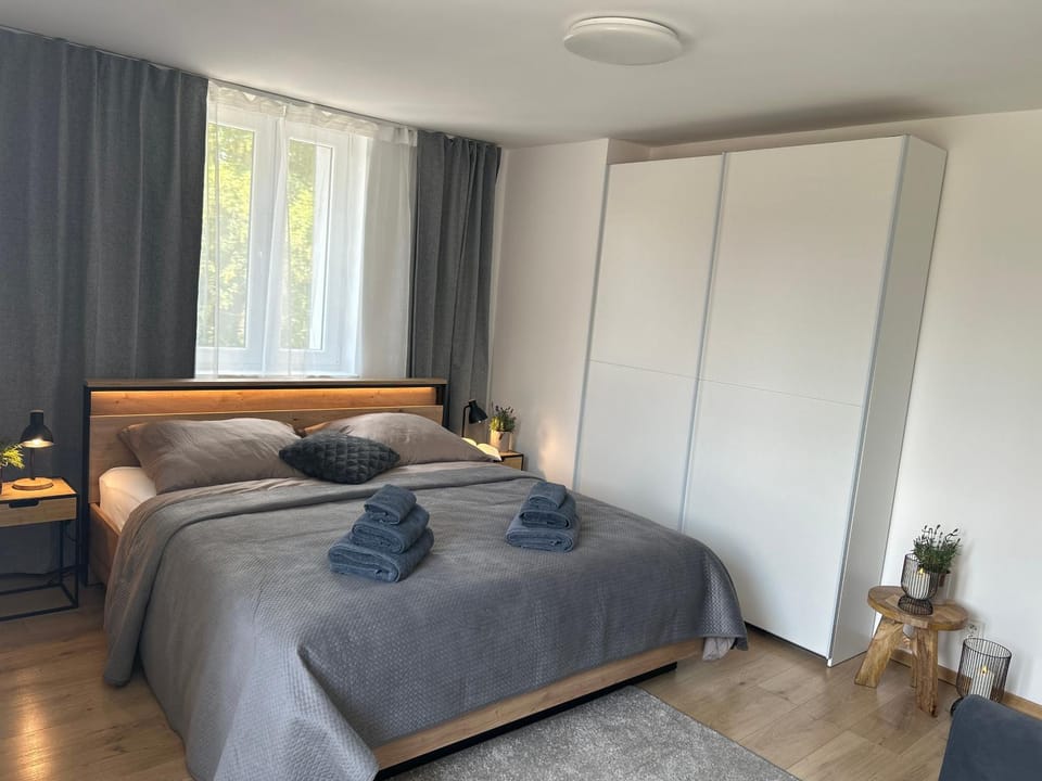 Bedroom, wardrobe