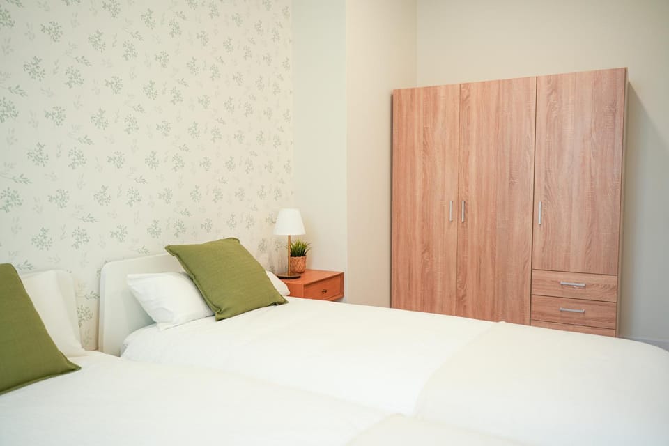 Bedroom, wardrobe