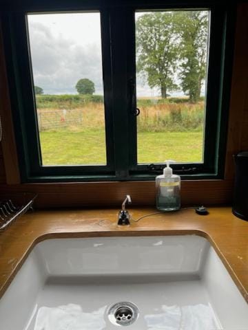 Tick Bridge cabin Cabin in Wales
