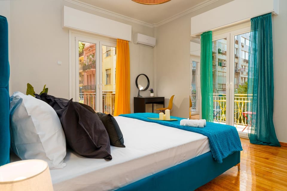 Bed, Bedroom, towels, air conditioner