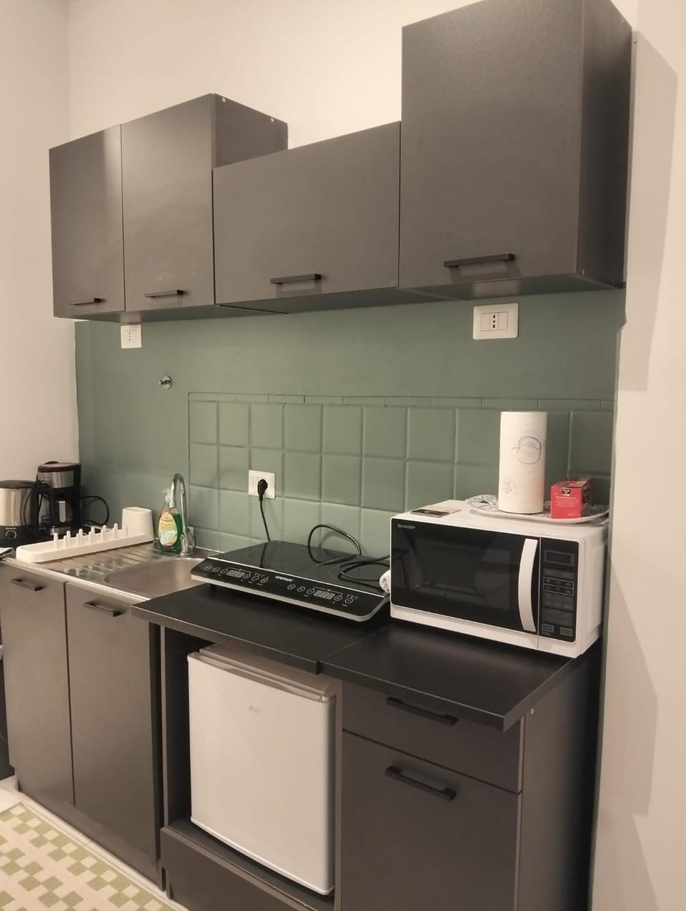 Coffee/tea facilities, microwave, kitchen