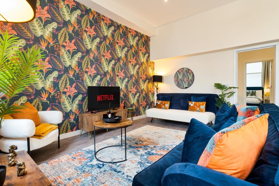 TV and multimedia, Living room, Seating area