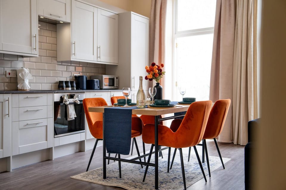 Coffee/tea facilities, Kitchen or kitchenette, Living room, Seating area, Dining area, minibar, pet friendly, stove