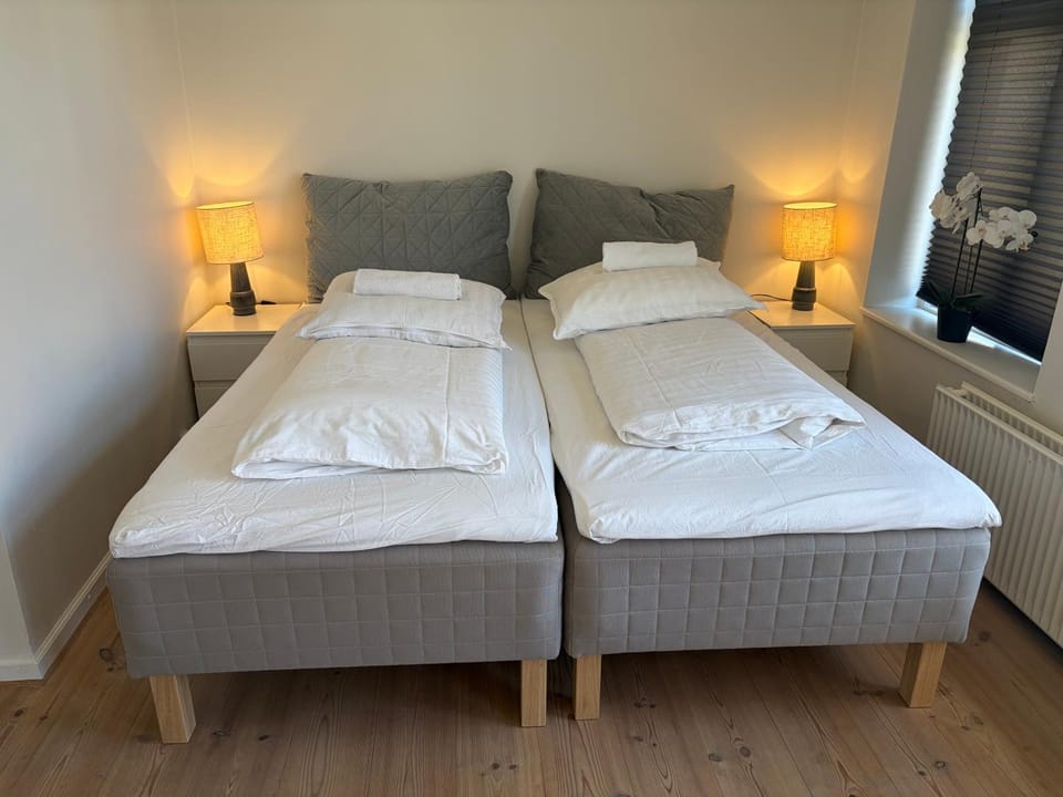 Slotsgaarden ved Hesten med gratis parkering Apartment in Central Denmark Region