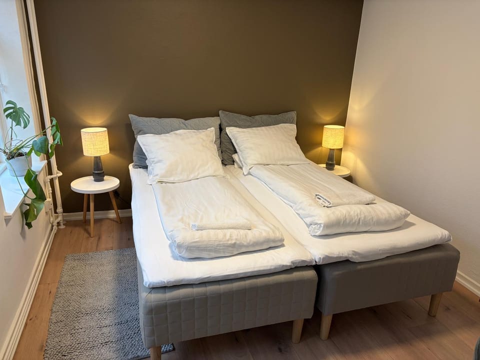 Slotsgaarden ved Hesten med gratis parkering Apartment in Central Denmark Region