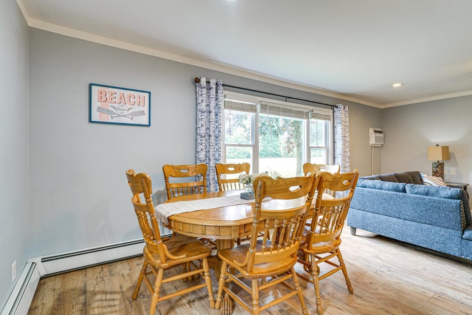 1 Block to Lake Huron: Pet-Friendly Apt w/ Kayaks Apartment in Michigan