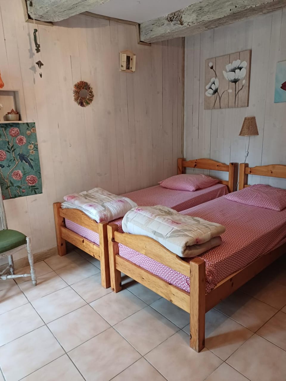 chambre quadruple dans ferme provençale Bed and Breakfast in Provence-Alpes-Côte d'Azur