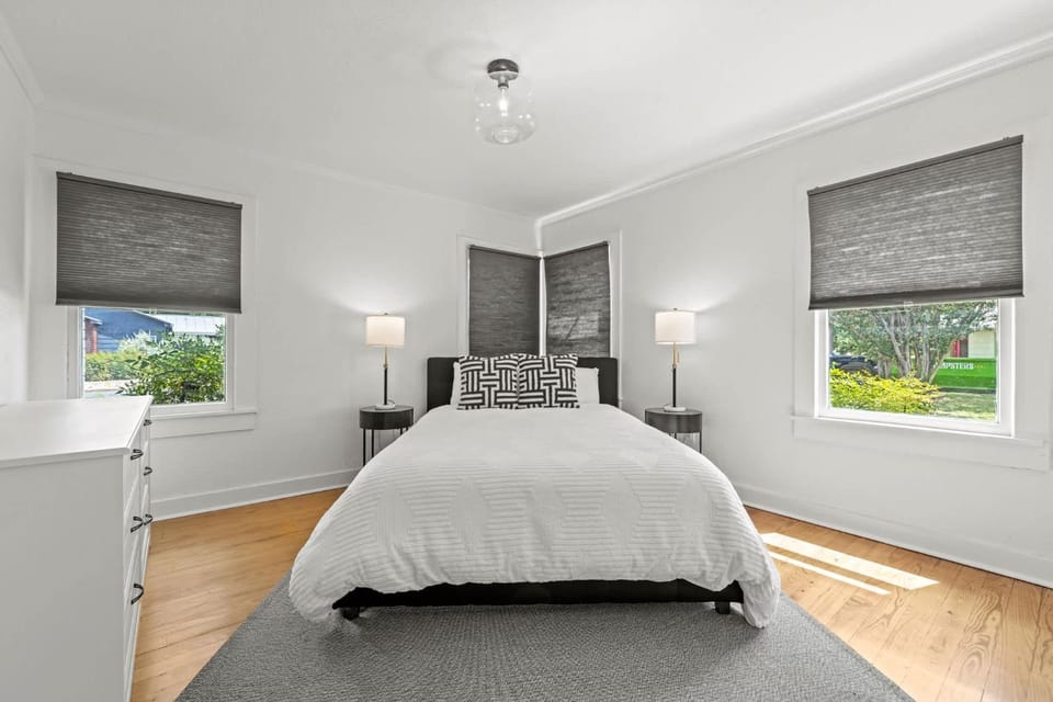Henke Haus - A Few blocks from Main House in Fredericksburg
