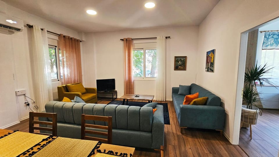 Seating area, air conditioner