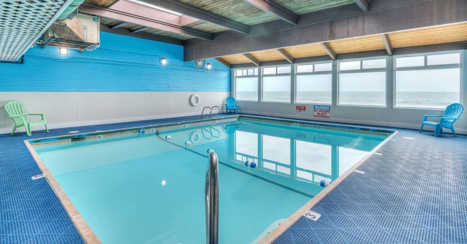 Beachfront Condo - Ground Floor - Ocean Views - Pool & Hot Tub House in Lincoln City