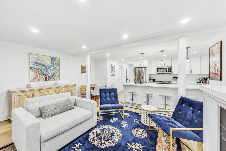 Living room, Dining area, Breakfast